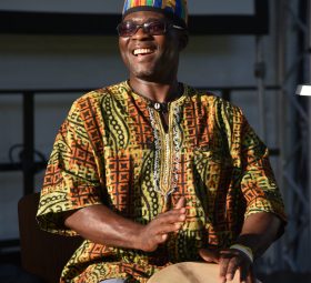 Basstrommel-Workshop mit Kofi Awil